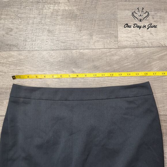 Cabi 430 Bossy Skirt Size 8 - Picture 3 of 5